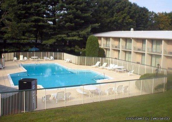 Rodeway Inn Greenfield Facilities photo